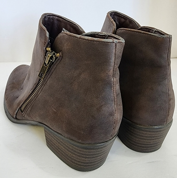 Unionbay Women's Brown Faux Leather Side Zipper Ankle Boots Booties, sz 7 - Picture 7 of 10